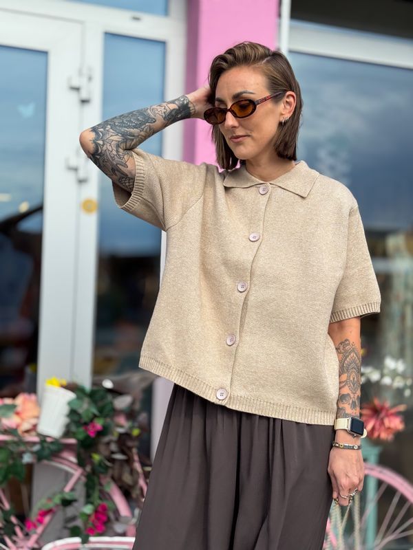 Knit W Buttons Qnuz