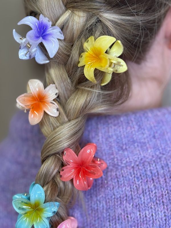 Small Flower Hairclip