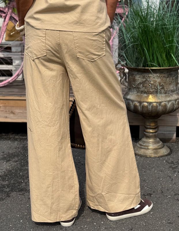 Rica Pants Not Sisters