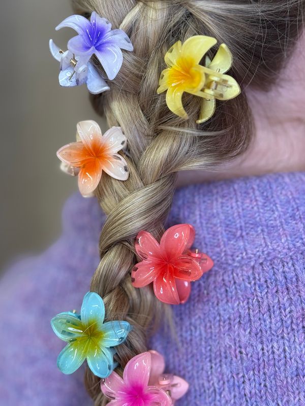 Small Flower Hairclip