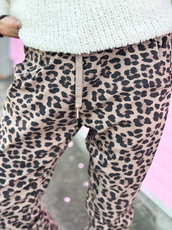 Savannah Leo Pant