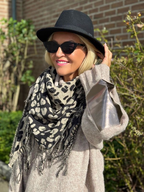 Sofia Hat Love Forever 