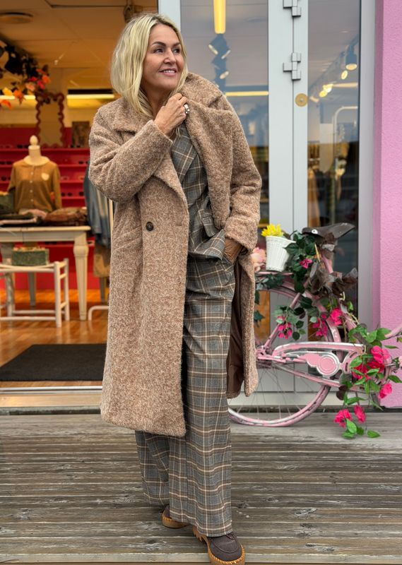 Autumn Coat Reunion