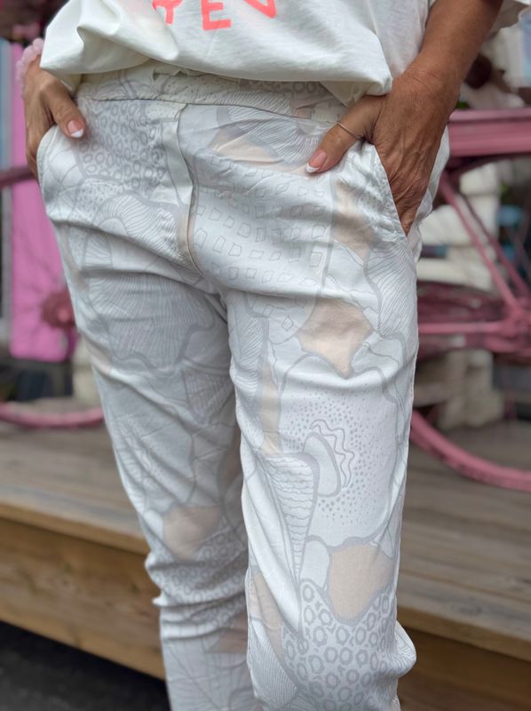 Dusty Stretchy Pant